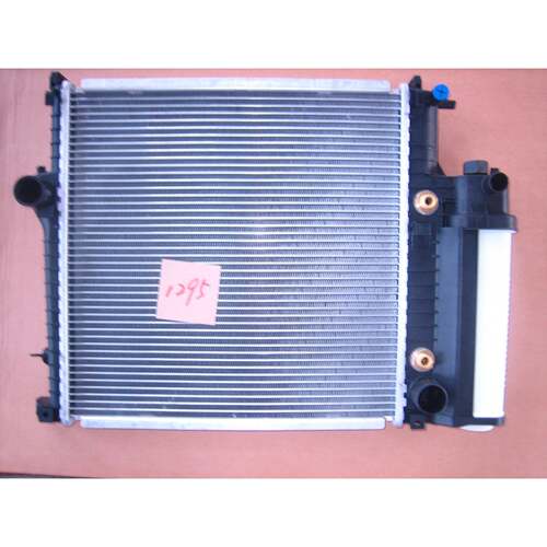 1723528进口华晨91年3系E30E36 318i汽车散热器水箱配件水室机冷