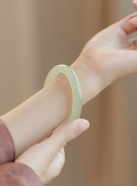 天然青白玉手镯女圆条冰透浅绿色少女冰种阿富汗玉镯子送女友礼物