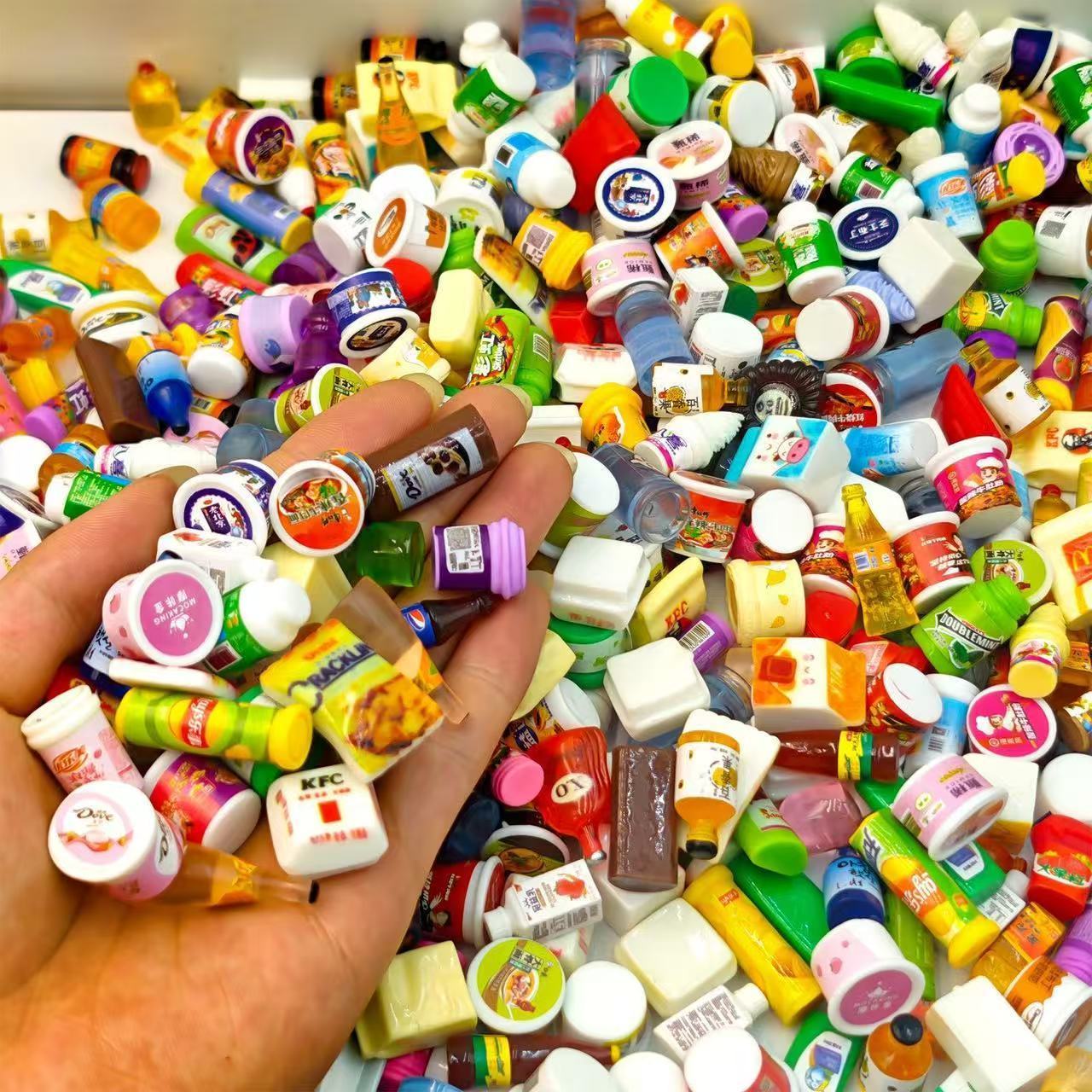 高颜值便利店配件儿童玩具食玩颜色种类多样化小玩具礼品