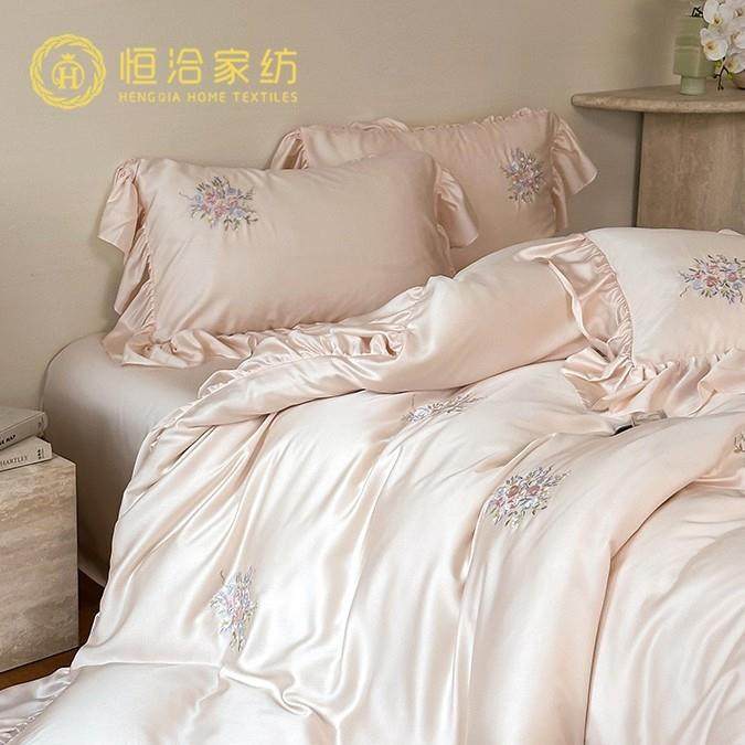 少女心透气丝滑莱赛尔四件套唯美花卉刺绣凉感夏季被套床品粉米色