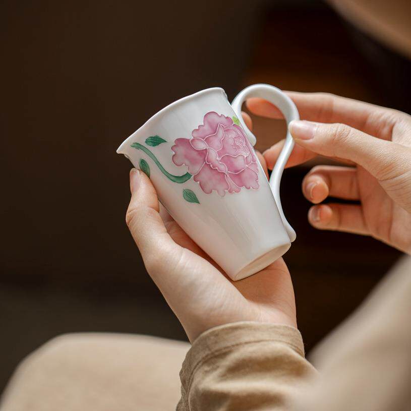 纯手绘玫瑰花陶瓷公道杯白瓷匀杯女士高颜值茶道配件家用带把公杯