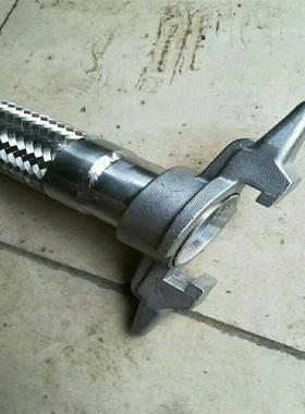 高温金属软管304不锈钢金属波纹软管槽罐车卡盘羊角接头金属软管