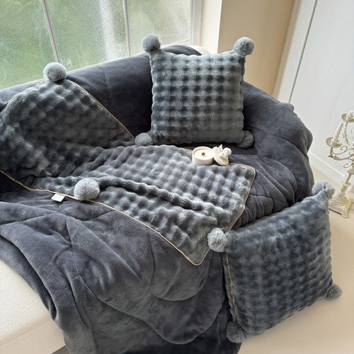 纯色仿兔绒抱枕被子两用加厚保暖车载靠垫毯二合一午睡枕头被新款