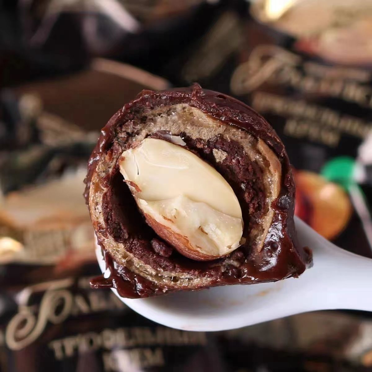 俄罗斯原装进口黑松露巧克力糖果杏仁夹心坚果休闲包邮零食品200g