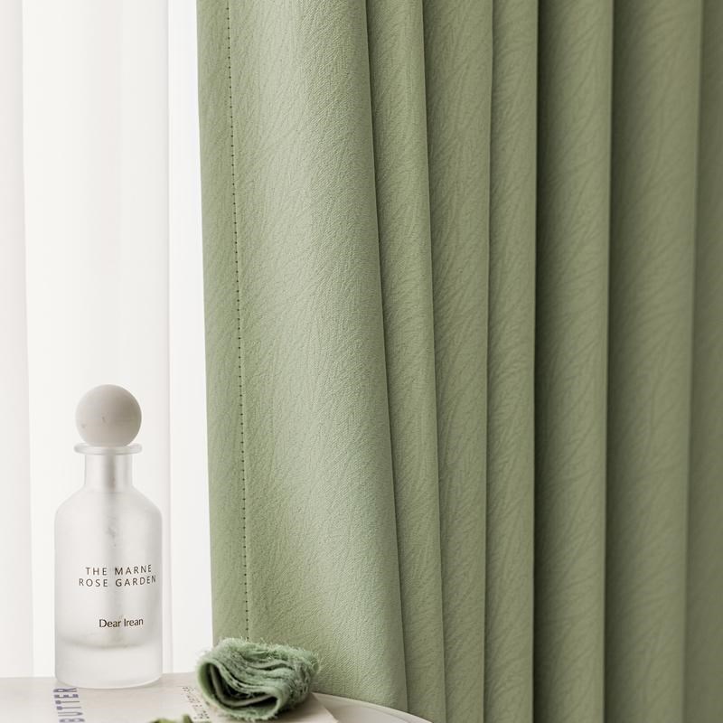 窗帘全遮光2025新款奶s油风卧室客厅飘窗遮阳轻奢现代简约挂钩式