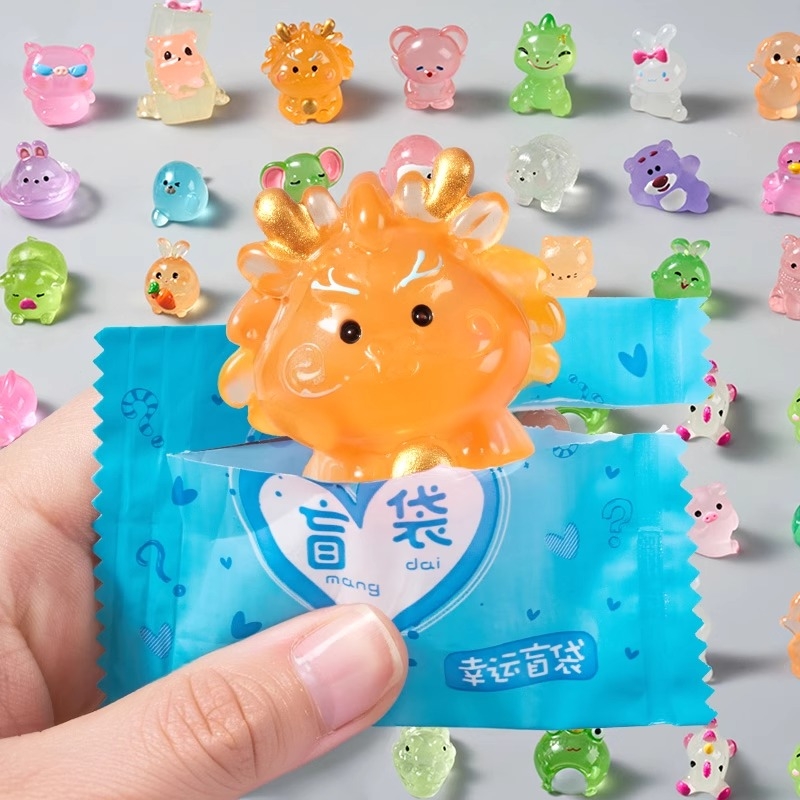 卡通夜光盲袋可爱迷你动物摆件立体模型发光玩具独立包装儿童礼物