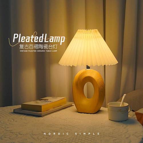 欧式卧室床头灯温馨创意美式轻奢台灯高级氛围感陶瓷中式台灯复古