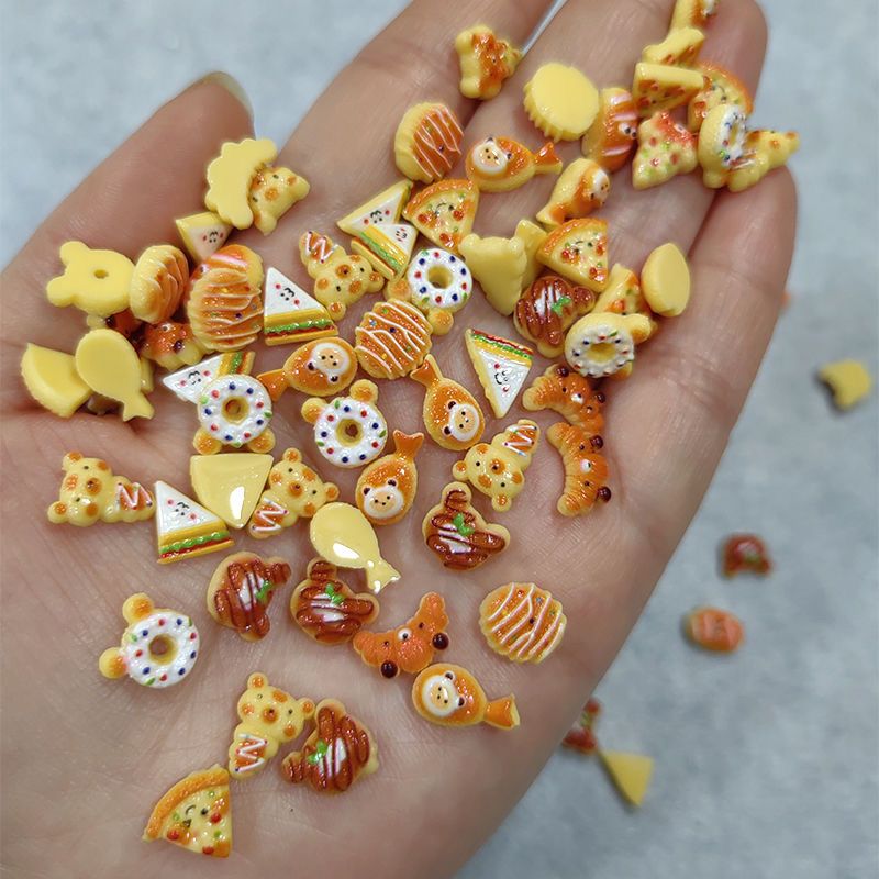 卡通仿真小熊面包美甲饰品可爱树脂披萨烘焙奶油发夹DIY配件