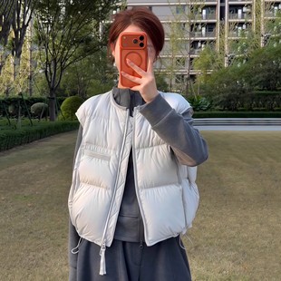 韩系轻绒圆领羽绒马甲女2025冬新款宽松休闲百搭外穿背心马夹外套