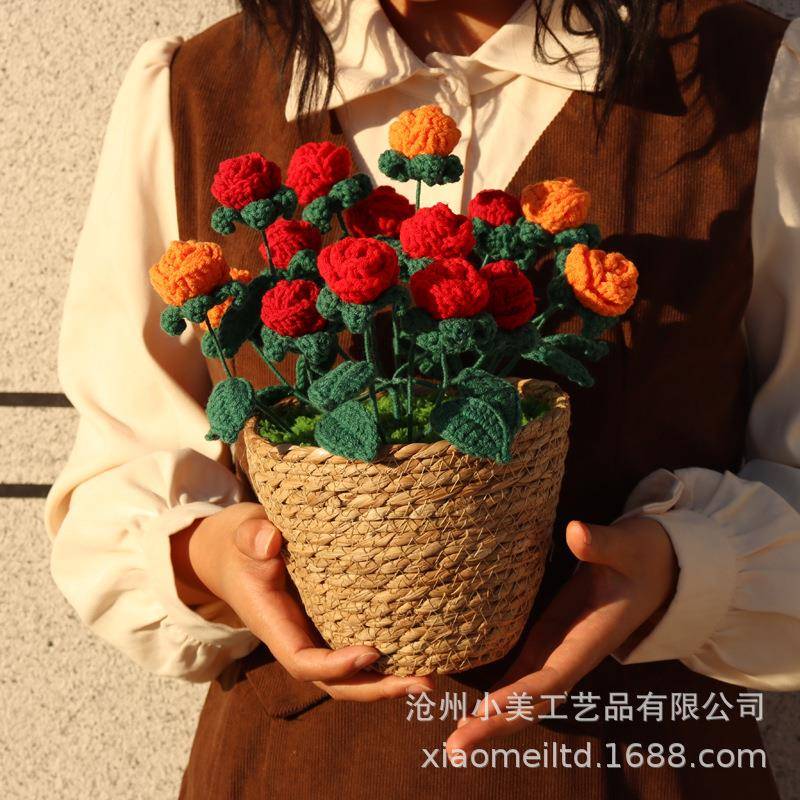 纯手工编织工艺品手钩盆栽手钩玫瑰花钩花家居摆设电脑办公桌摆设