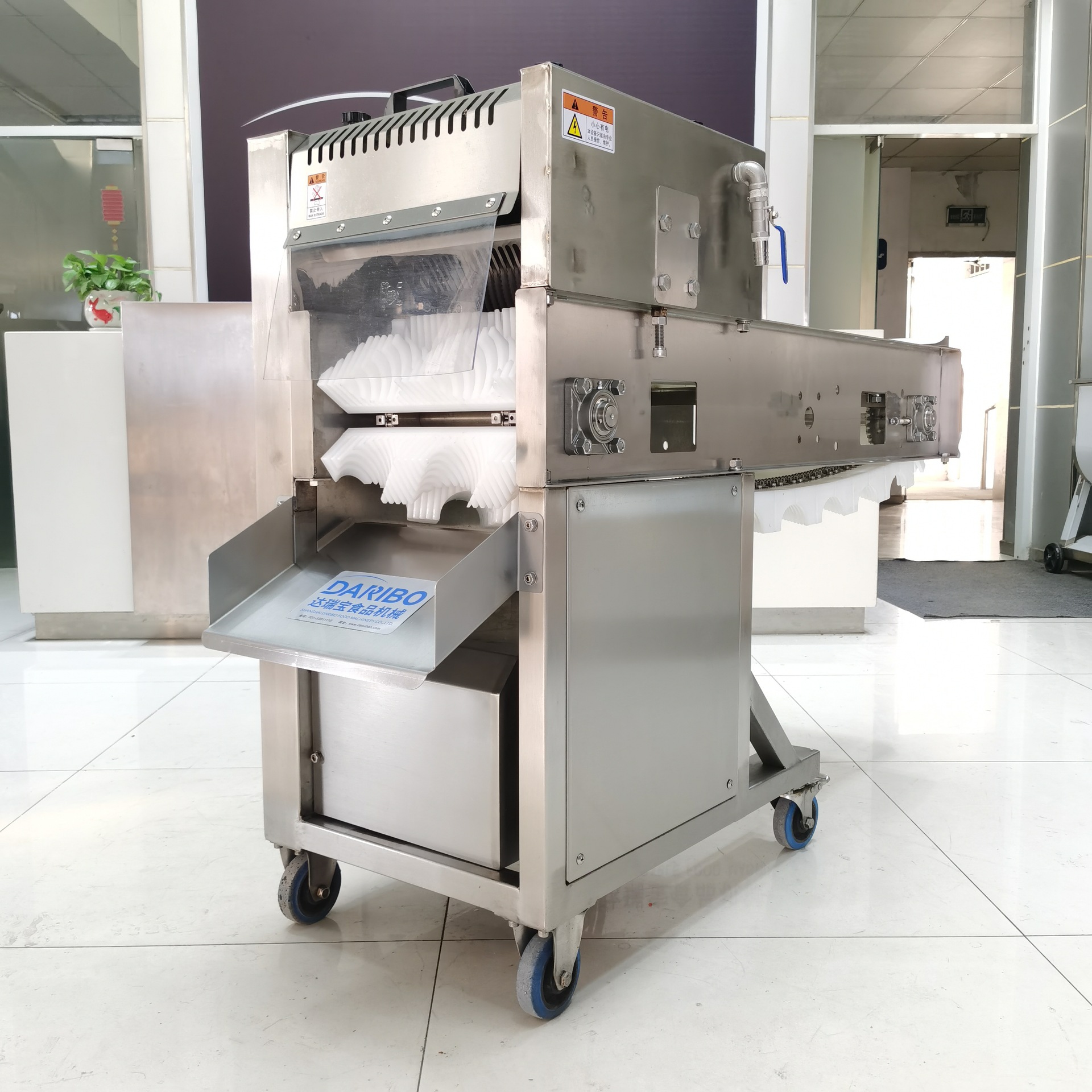 W全自动斜切鱼片机 酸菜鱼切片机新款不锈钢 斜切鱼片机黑鱼青鱼