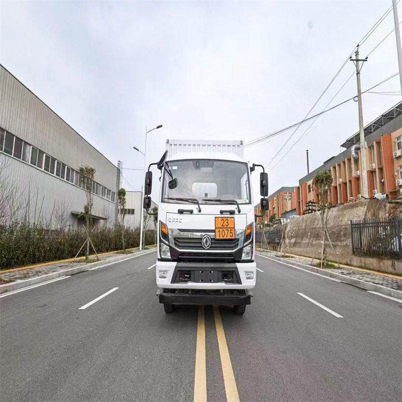 东风凯普特6易燃气体厢式运输车 危化车 危险品厢式车 湖北程力