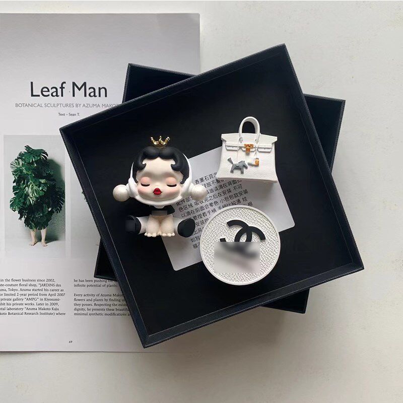 可爱娃娃汽车出风口装饰车内饰品车载香薰女生车内高级摆件扩香石