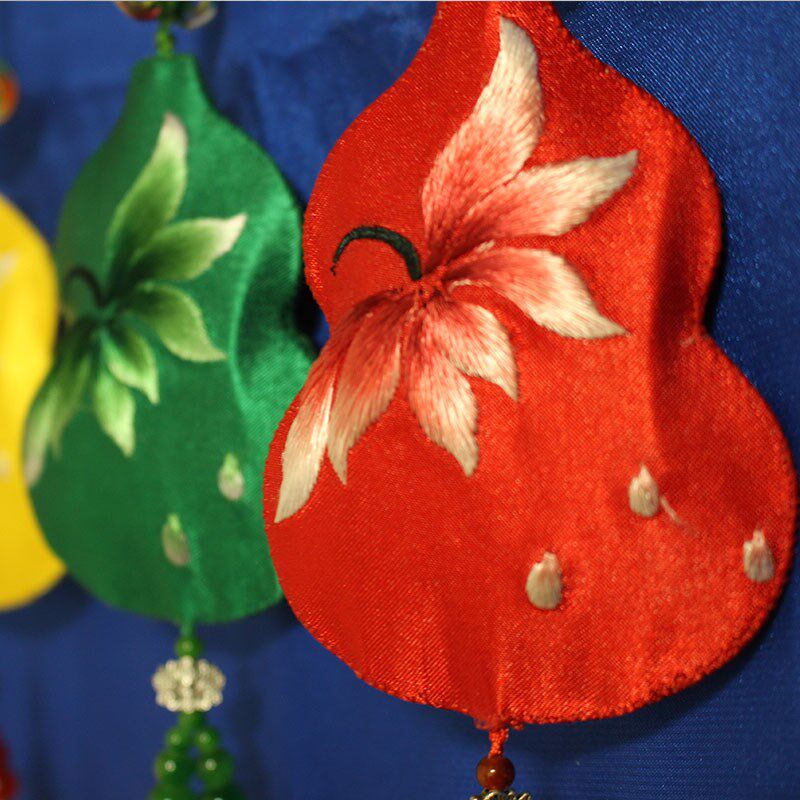 非遗文化  青绣荷包  纯手工刺绣香包 木盒精包装  包邮