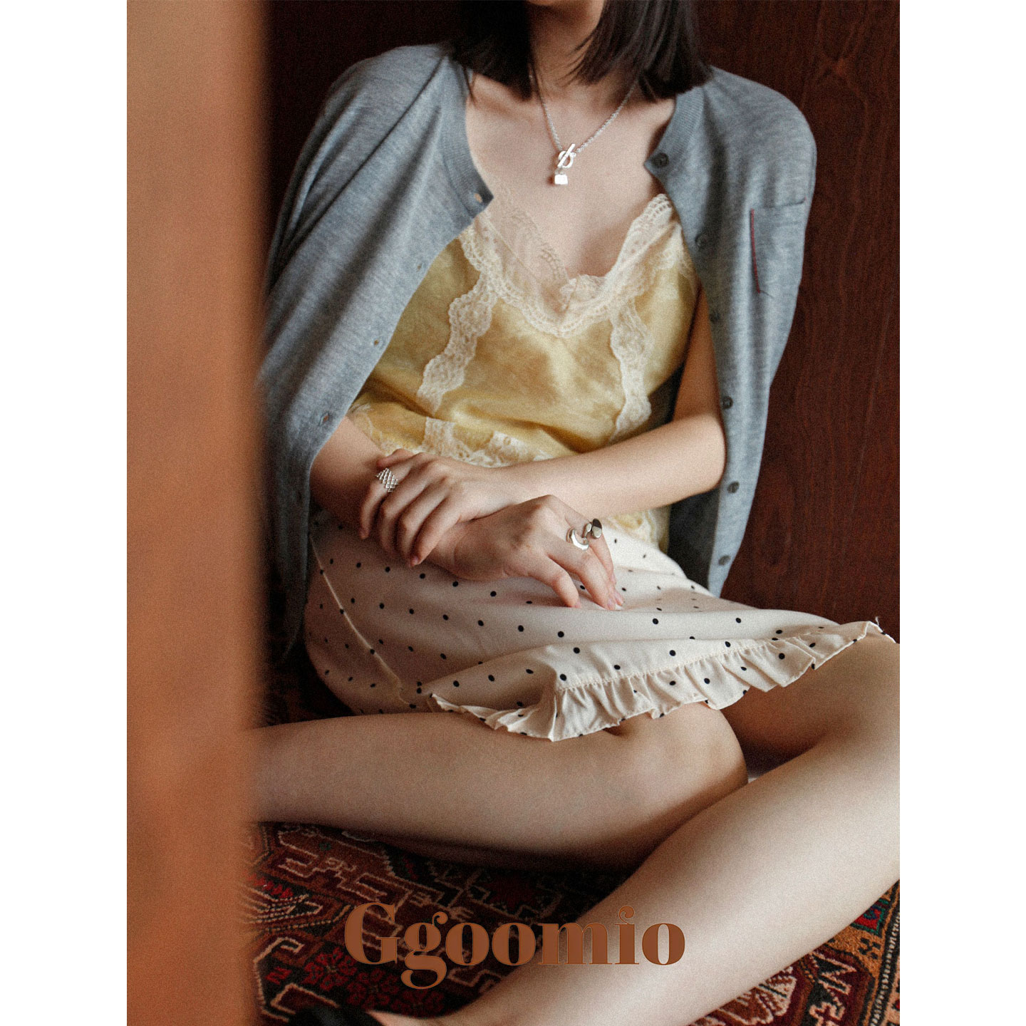 Ggoomio法式蕾丝拼接吊带背心