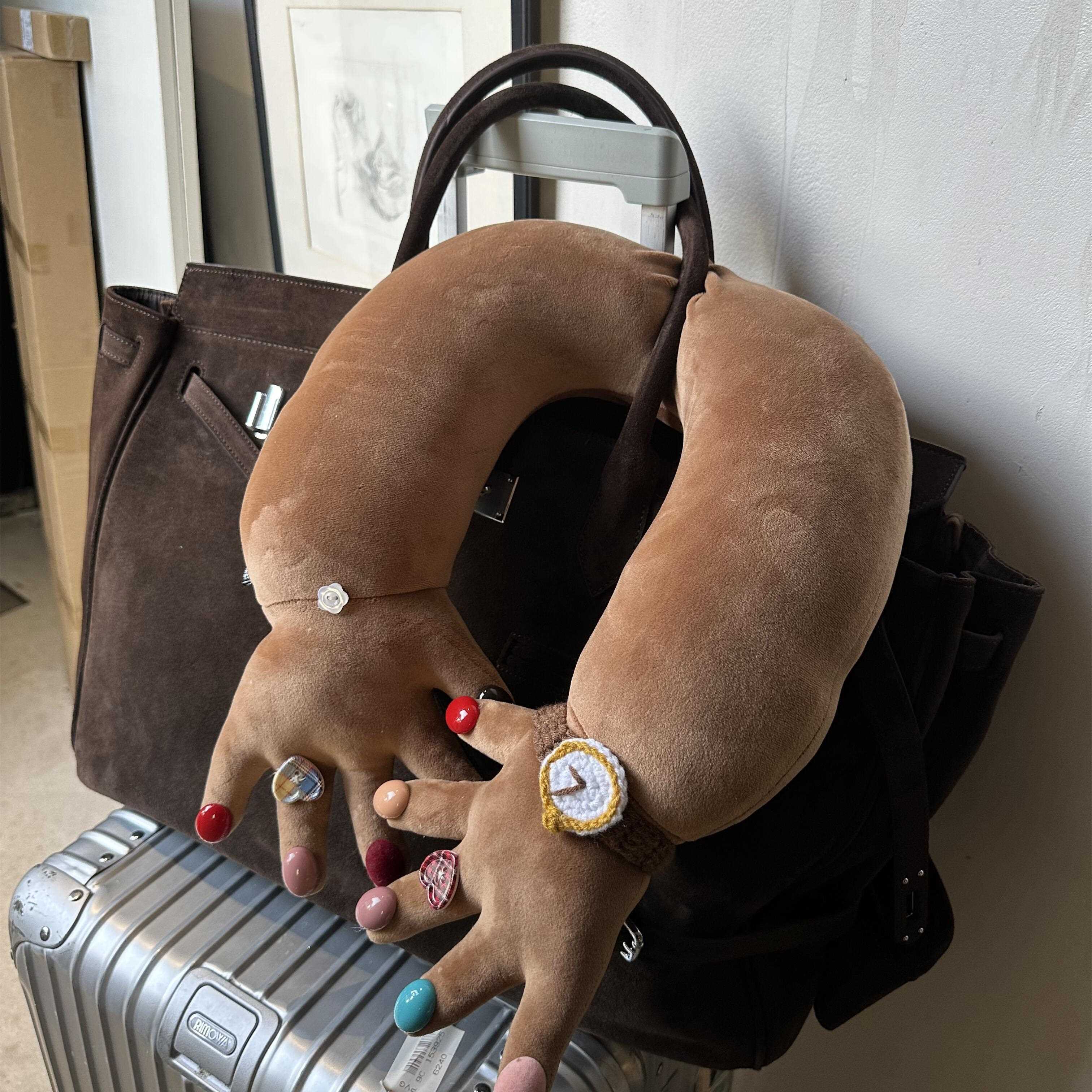 手指u型枕搞怪创意颈枕玩偶毛绒玩具娃娃抱枕包生日礼物旅行便捷