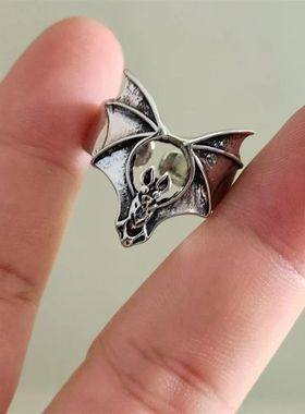 Vintage Men Metal Bat Ring Personalized Punk Domineering Alt