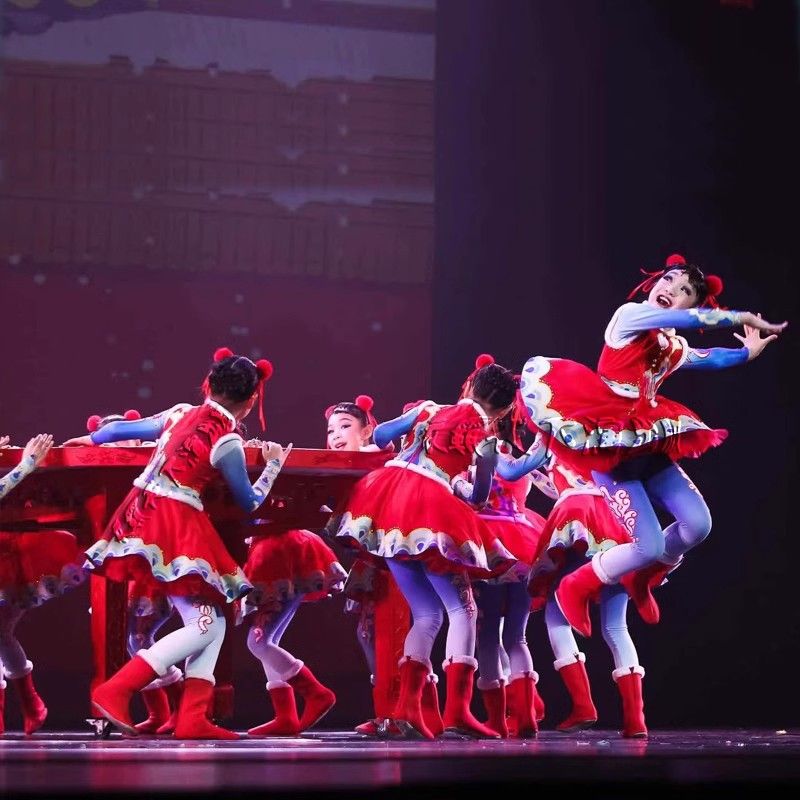 元旦儿童喜庆拜年服演出服男女开门红表演服幼儿春节红灯笼舞蹈服
