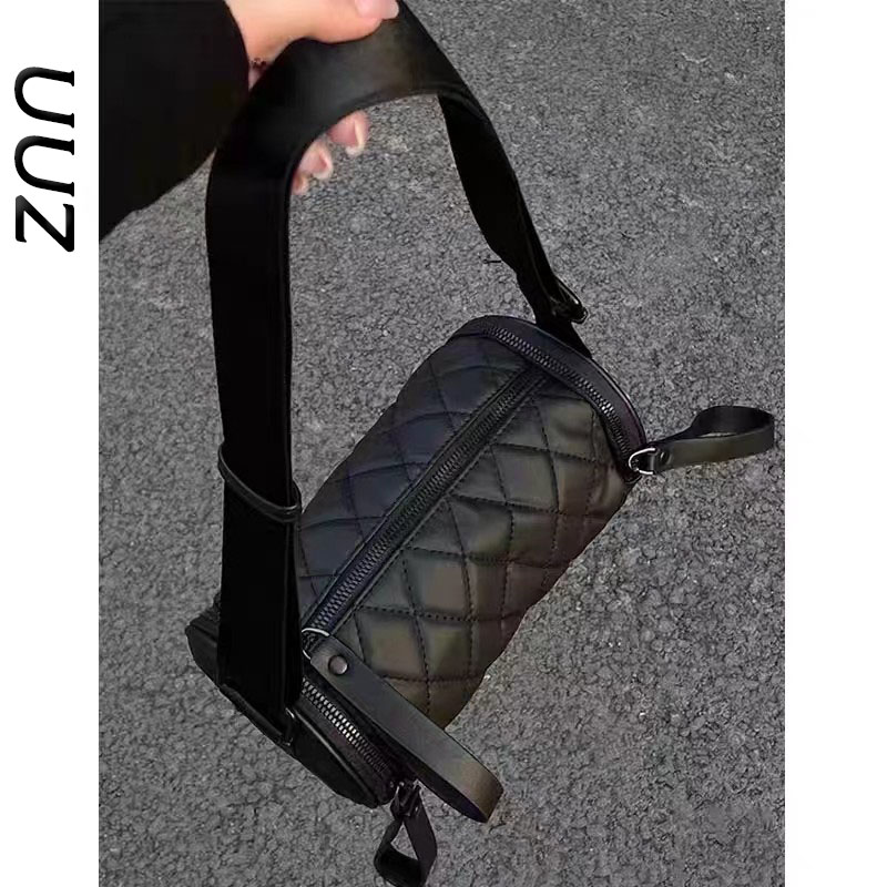 菱格圆筒包包女士大容量新款时尚牛津布枕头水桶包腰包通勤斜跨包