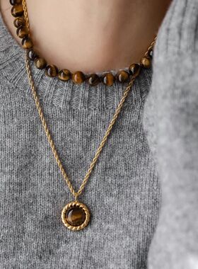 配毛线衣的项链美拉德风法式高级复古简约虎眼石麻花吊坠串珠项链