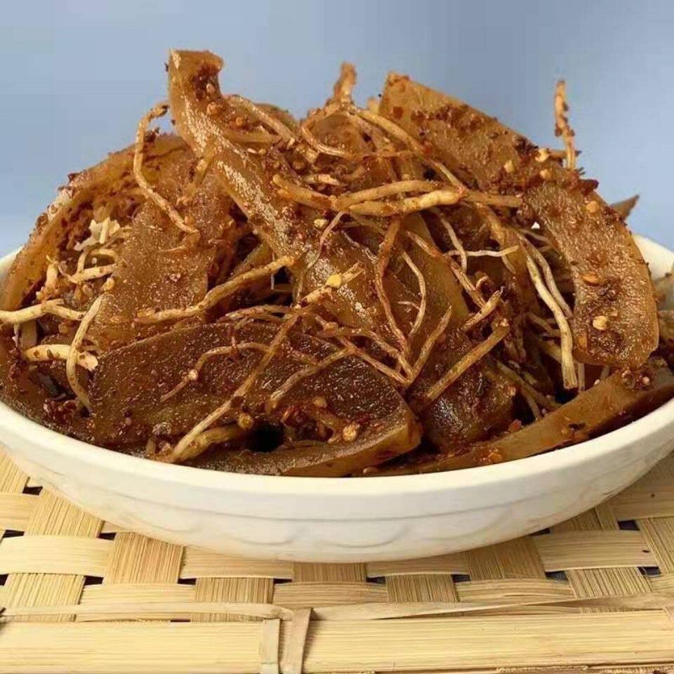 麻辣牛皮撇菜根云南普洱西盟自制佤味麻辣苤菜根牛皮下饭菜包