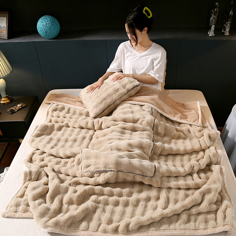 加厚兔毛绒抱枕被毛毯二合一汽车靠垫沙发两用保暖单人双层盖毯子