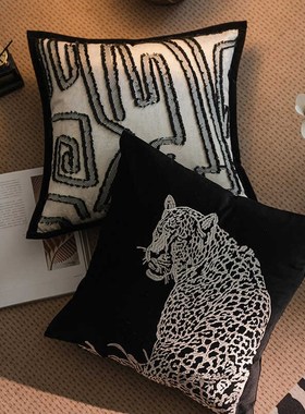 LING现代轻奢客厅沙发抱枕绒布绣花金钱豹黑色靠垫样板房床头靠枕