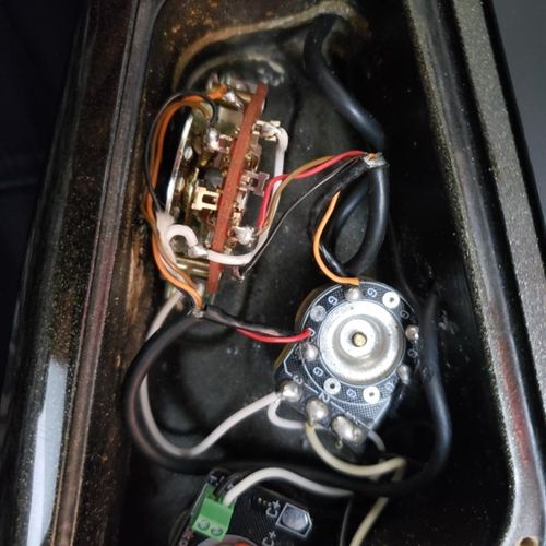 电吉他线路升级 维修 做屏蔽 换拾音器等服务