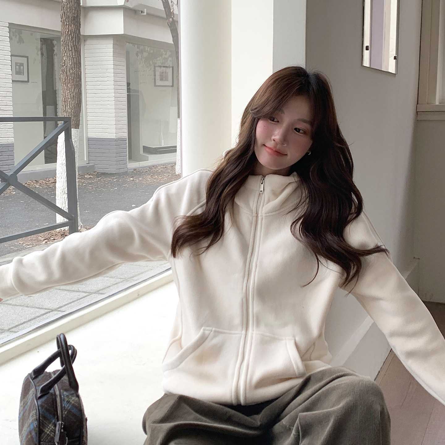 LU系加绒加厚连帽短外套女新款