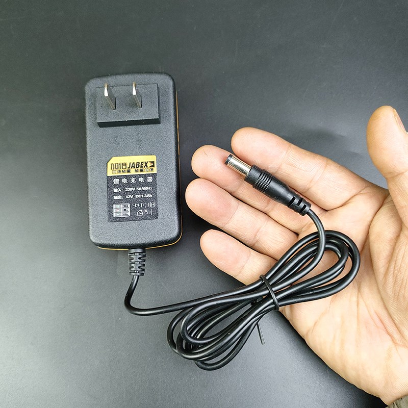 瓷砖平铺机12V锂电池充电器通用5.5mm插孔线充插孔电钻电池充电线