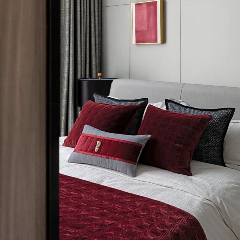 现代简约轻奢红色系样板房抱枕方枕床旗搭配床上靠枕套装饰腰枕