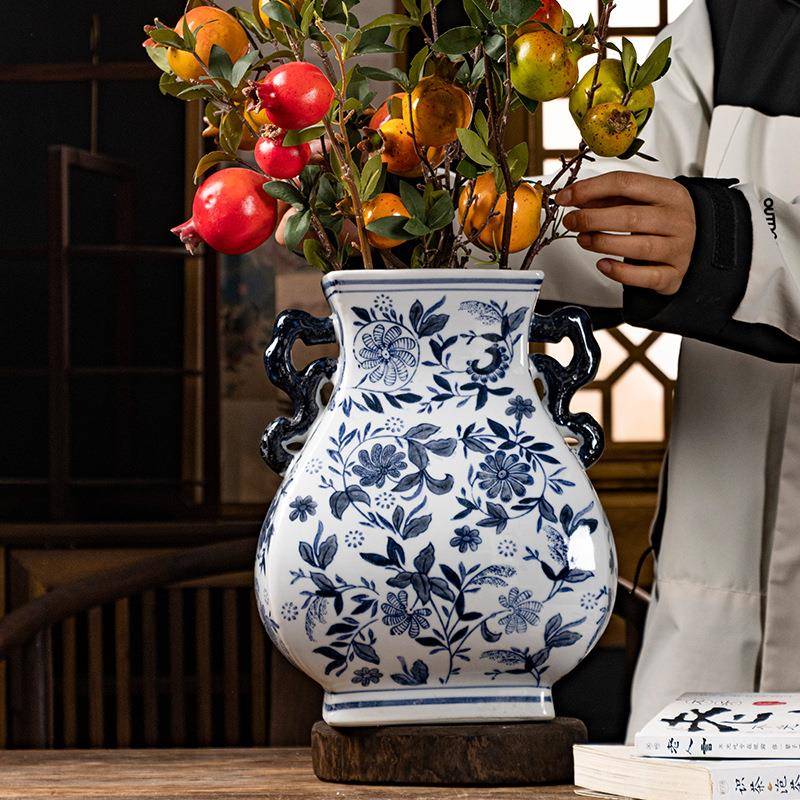 青花缠枝莲新中式花瓶青花瓷双耳花瓶玄关陶瓷摆件可水培陶瓷花瓶