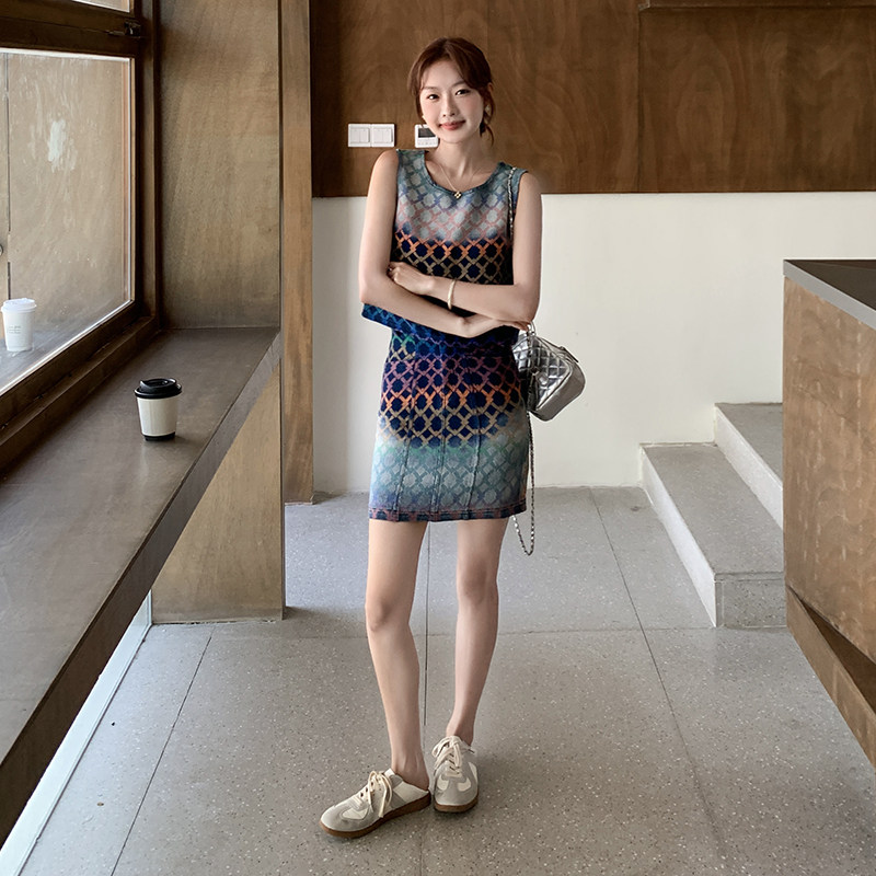 渐变色无袖背心短裙两件套女2026夏季新款小个子修身显瘦时尚套装