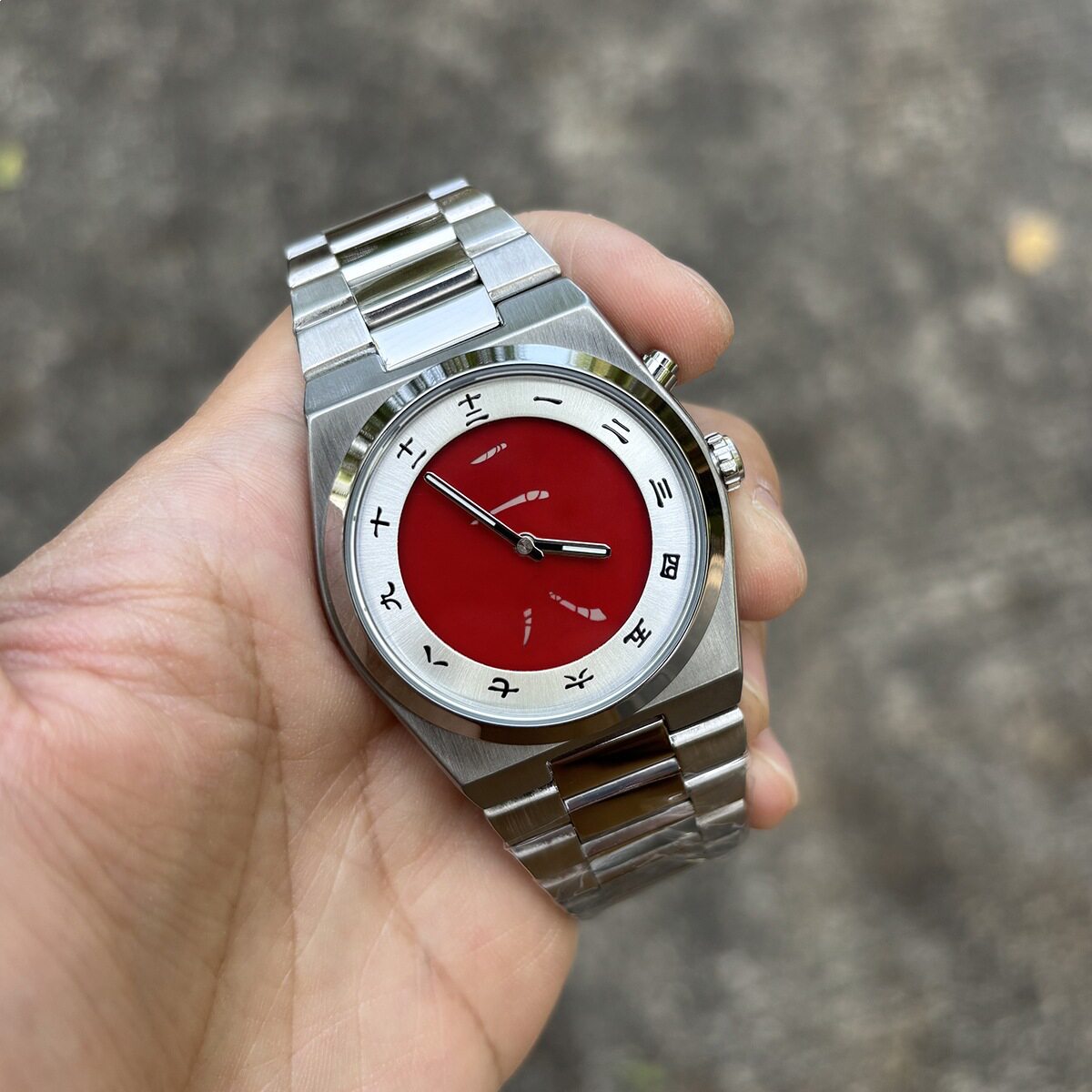 Y2K千禧年复古手表男女款时尚小众中式文字跳动双显钢带防水腕表