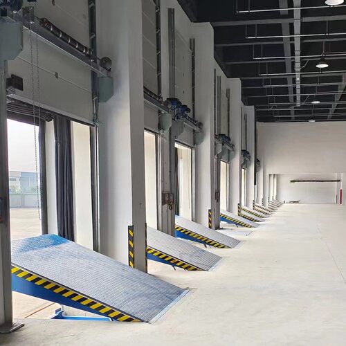 固定式登车桥电动液压卸货台物流仓库出货口高度调节集装箱卸货台