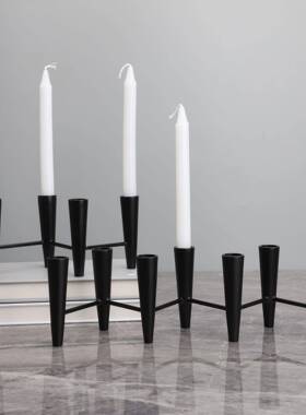 北欧轻奢黑色Z型烛台样板间家居客厅桌面创意玄关软装饰品摆件