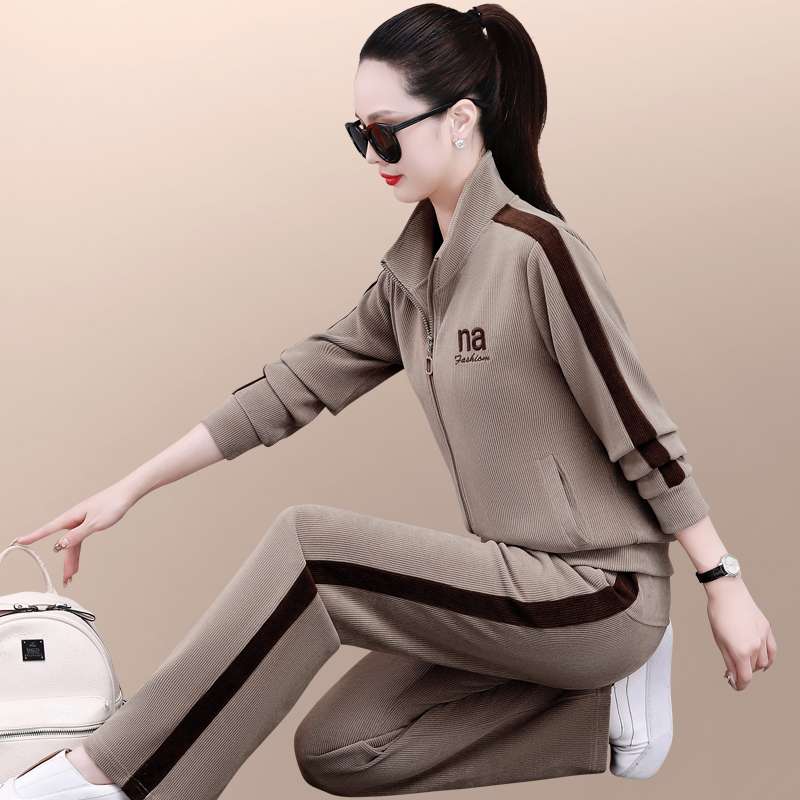春季运动服套装女2024新款时尚减龄洋气质妈妈女士休闲跑步两件套
