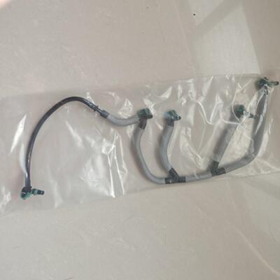 9674231880汽车发动机回油管适用于福特Ford9844585580