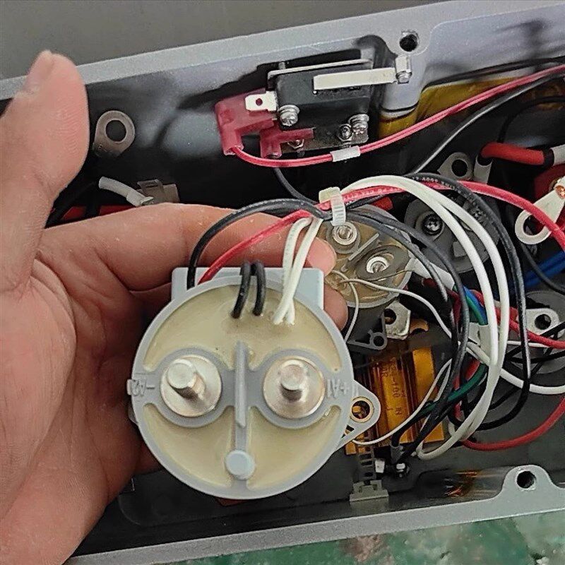 猎豹CS9EV威马新能源高压盒预充继G电器接触器分线盒保险丝熔断器