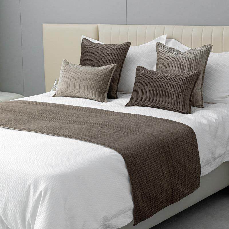 现代轻奢酒店床品搭毯抱枕组合奶咖色绒面压褶靠枕样板间床旗腰枕,鲜花速递/花卉仿真/绿植园艺,割草机/草坪机,淘宝优惠券,粉丝福利购,淘宝优惠卷