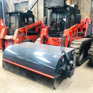 滑移装载机封闭清扫器市政码头道路无尘清扫机履带式装载机清扫器