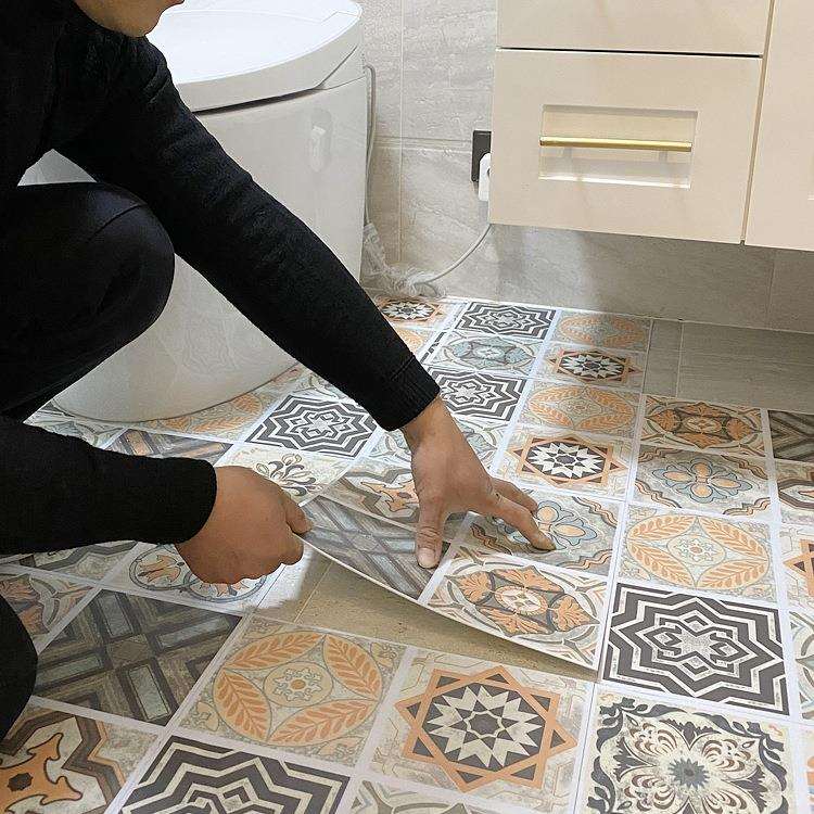 卫生间地板贴浴室防水地贴厨房厕所地砖防滑耐磨水泥地面自粘地贴