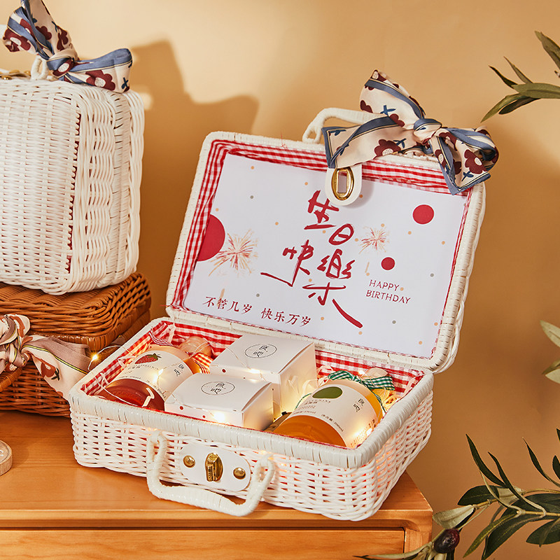 食吔定制生日情人节礼物送女友男生实用的高级感结婚伴手礼送新人