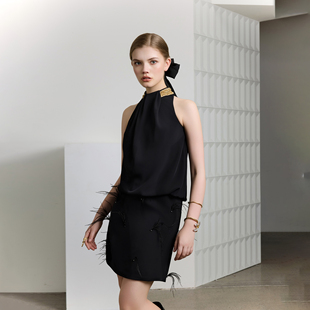 连衣裙简约时尚 气质显瘦挂脖修身 YOLLA 性感短裙纯欲风