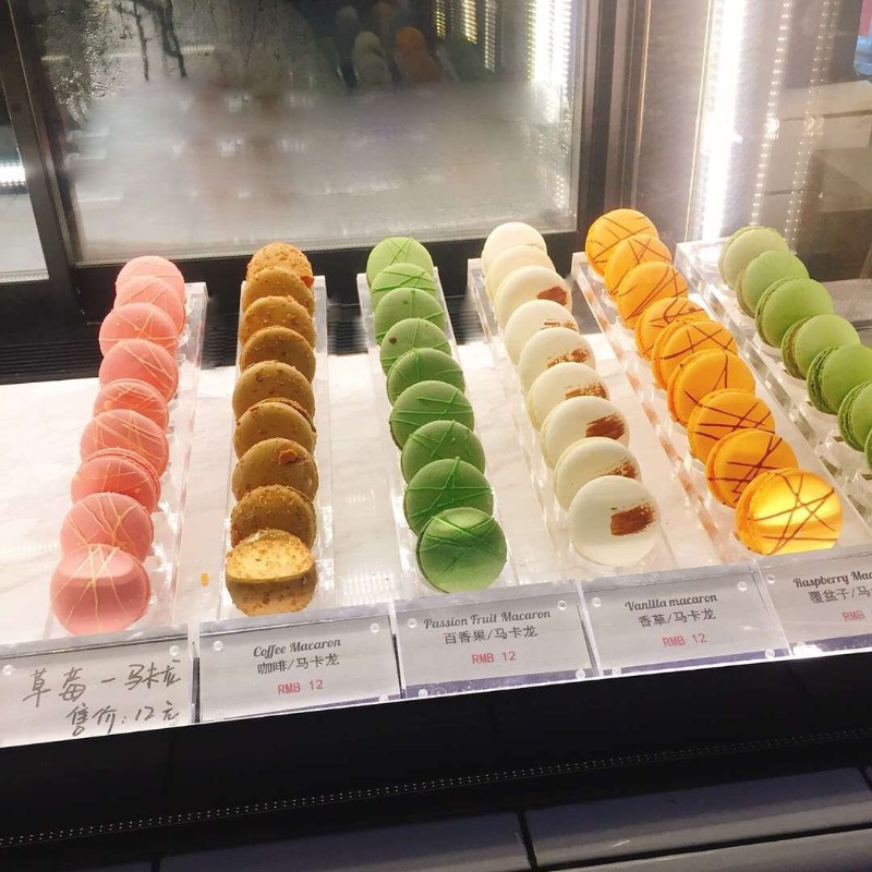 新款亚克力马卡龙展示架马w卡龙盒子单排陈列架亚克力蛋糕甜品架