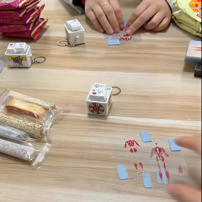 人体切片花切骨骼创意解压玩具透明胶片扑克slice可水洗