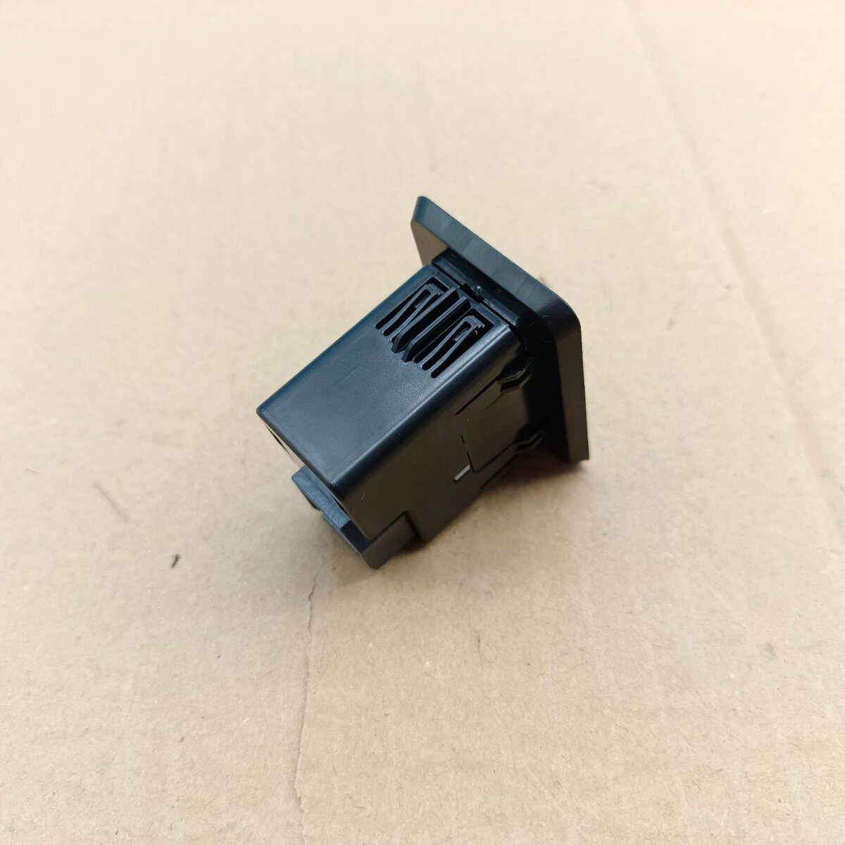 适用于日产第14代新轩逸USB插座音频接口插口USB 插座接口原装