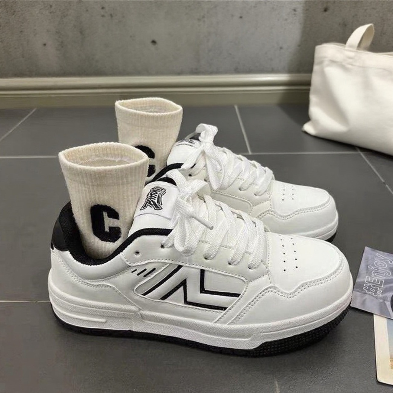 ins百搭休闲厚底面包鞋女小白鞋