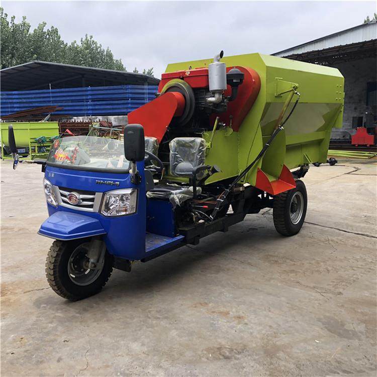 喂牛用撒料机柴油三轮牛羊喂料机五立方搅拌撒料一体机车载撒料车,自行车/骑行装备/零配件,更多零件/配件,淘宝优惠券,粉丝福利购,淘宝优惠卷