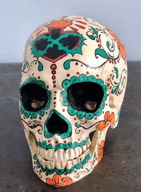 万圣节骷髅头手绘彩色摆件装饰品个性礼物酒吧纹身店拍照道具万